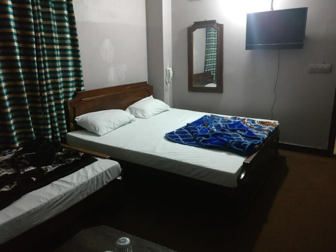 Al Rehman Hotel Lahore Esterno foto