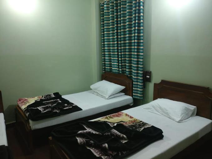 Al Rehman Hotel Lahore Esterno foto